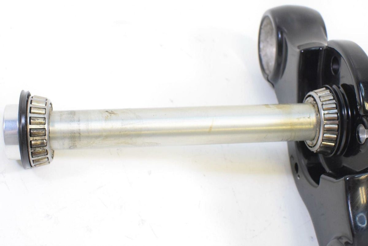2018 Harley FXBB Street Bob Softail Lower Triple Tree Steering Yoke 45900170 {{ shop.shopifyCountryName }} - Mototech271