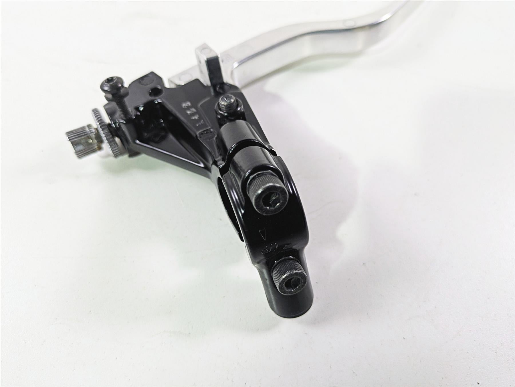 2024 Triumph Street Triple 765 R Clutch Perch & Lever T2043872 {{ shop.shopifyCountryName }} - Mototech271