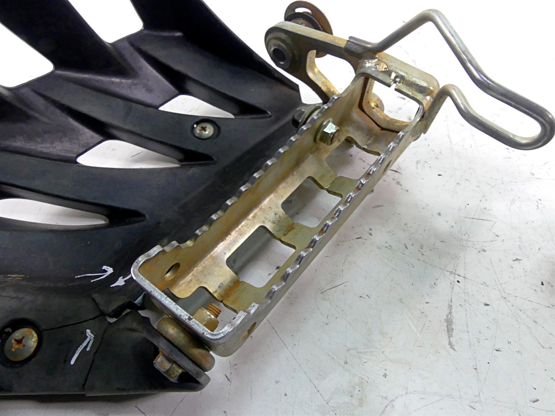 2020 Yamaha YFM 700 Raptor Foot Peg Rest Set L 1PE-F7411-00-00 R 1PE ...