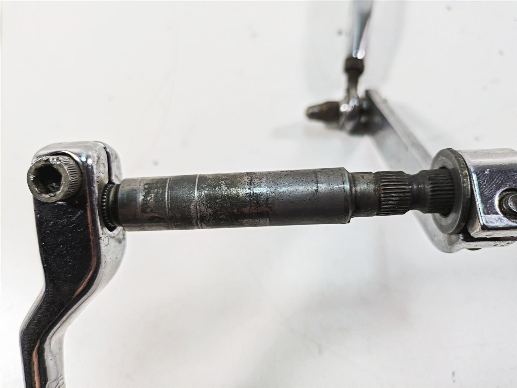 2005 Harley Touring FLHTCUI Electra Glide Shift Lever & Custom Linkage 33895-82E {{ shop.shopifyCountryName }} - Mototech271