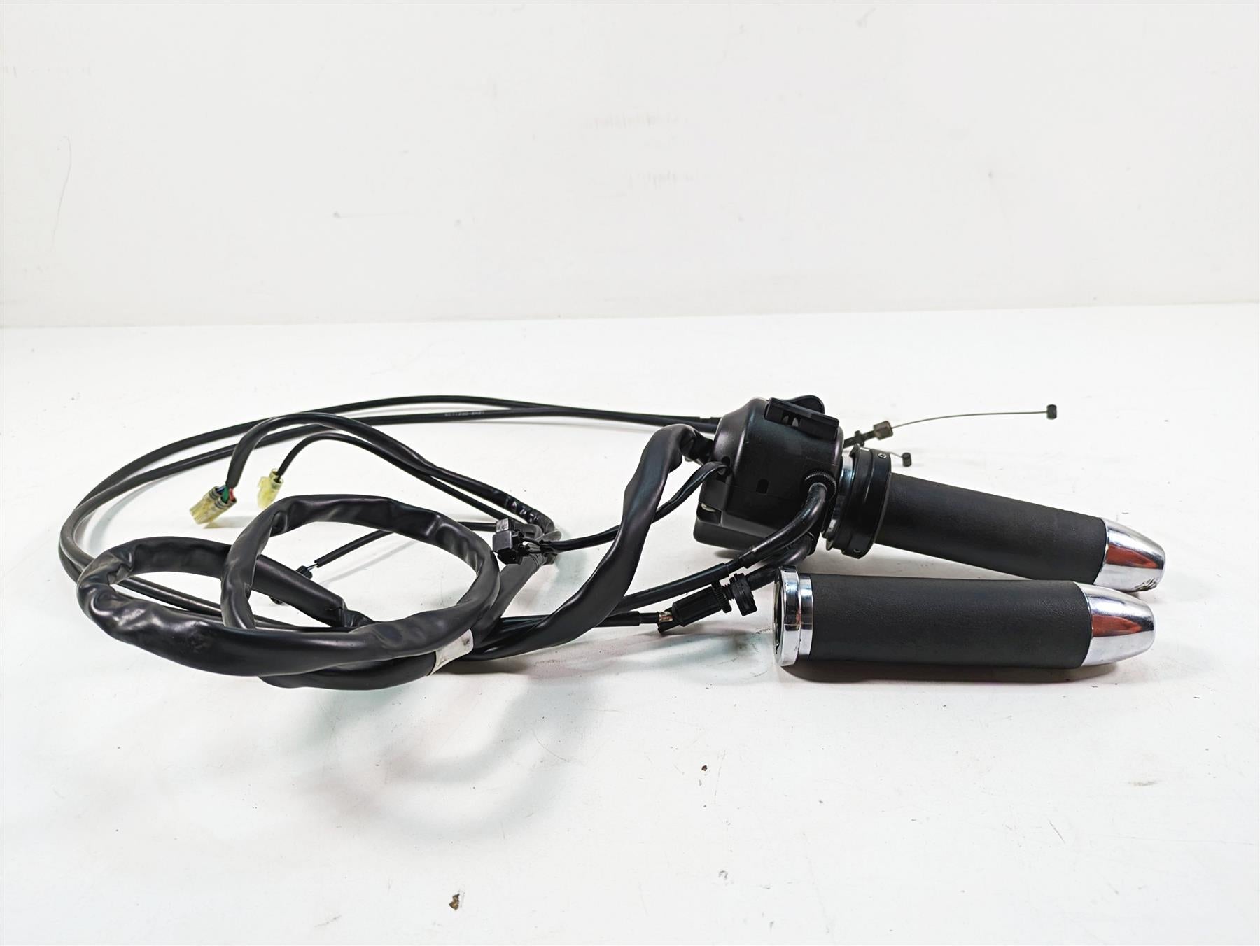 2009 Yamaha XV1900 Raider Right Hand Control Switch -Read 5C7-83973-20-00 {{ shop.shopifyCountryName }} - Mototech271