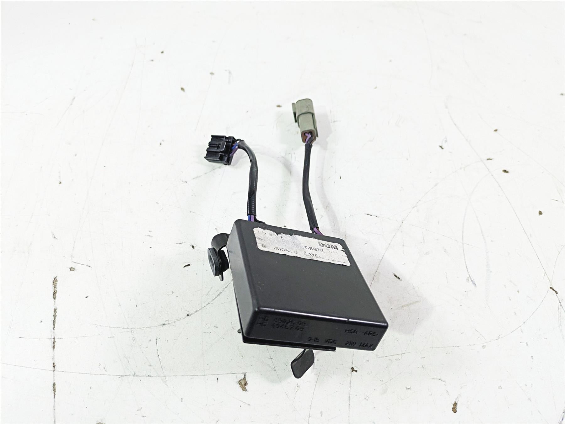 2012 Harley VRSCF Muscle V Rod Blinker Turn Signal Module 69457-09 69825-09 {{ shop.shopifyCountryName }} - Mototech271