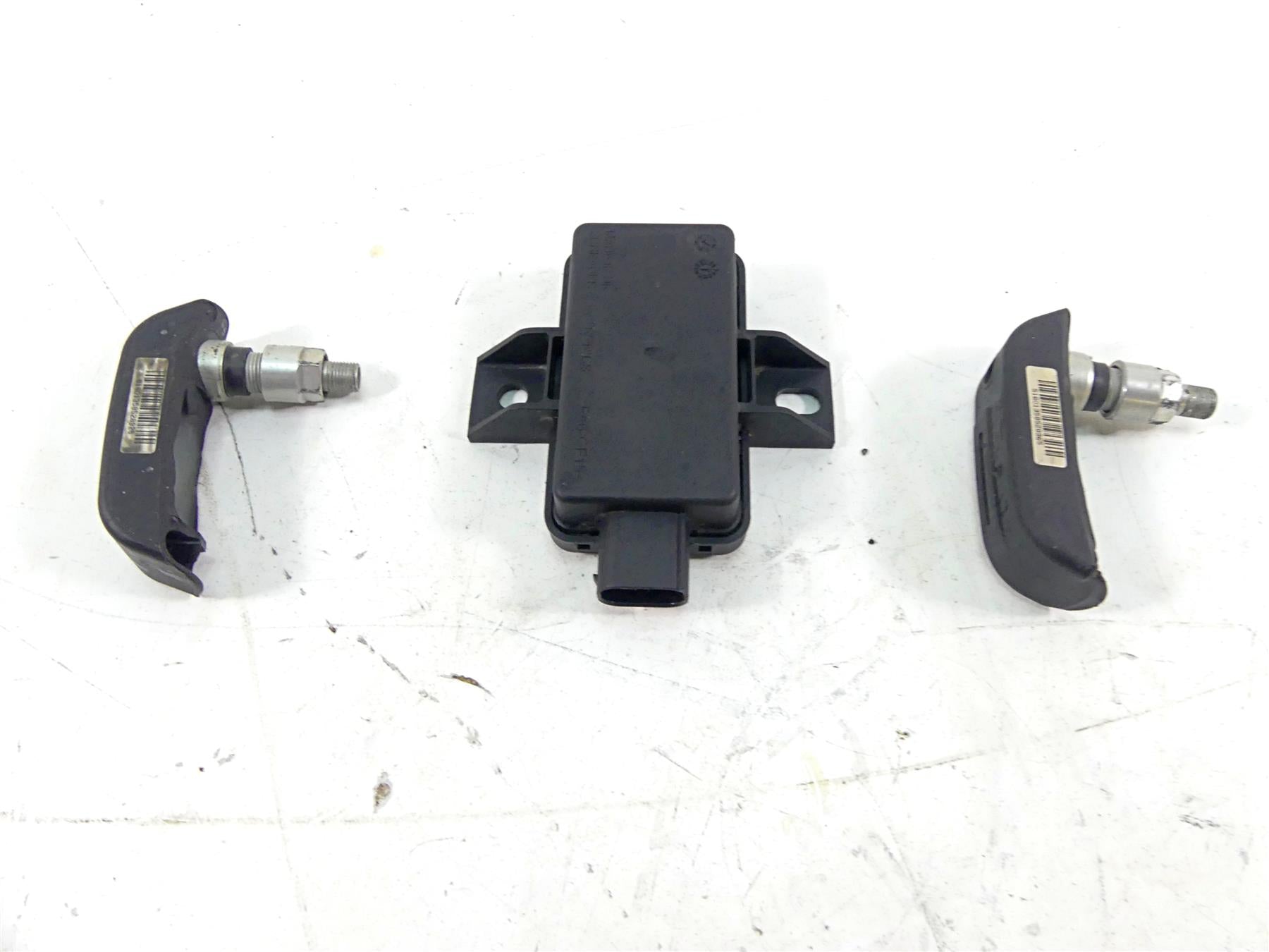 2016 BMW R1200GS Adv K51 Rdc Tire Pressure Module & Tire Sensors 65758546222 {{ shop.shopifyCountryName }} - Mototech271