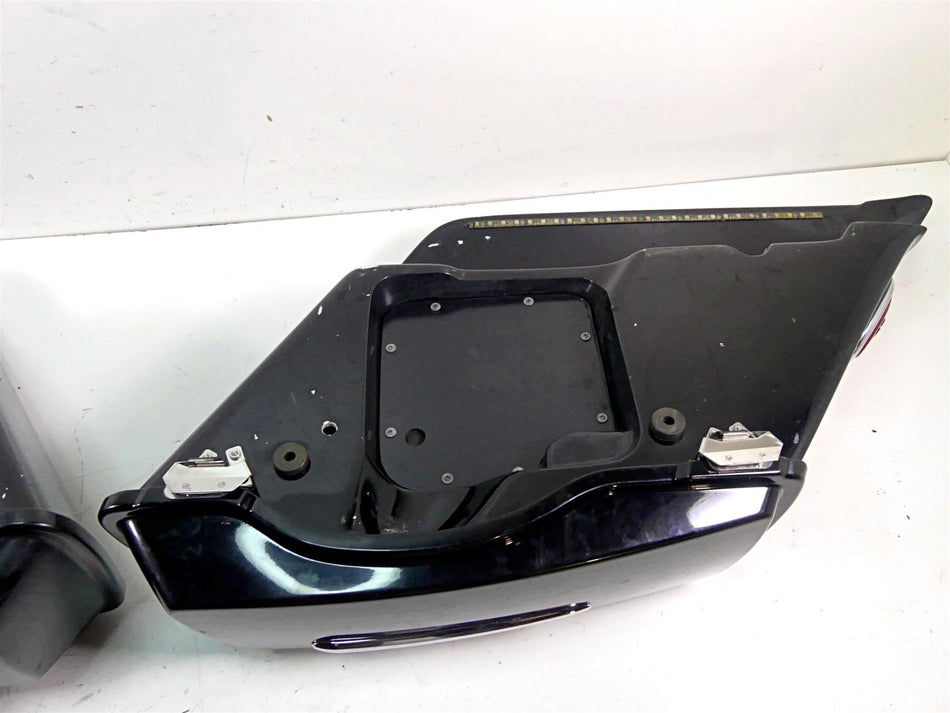 2006 Harley Touring FLHTCU SE E-Glide Custom Stretched Saddlebags + Lights Set {{ shop.shopifyCountryName }} - Mototech271