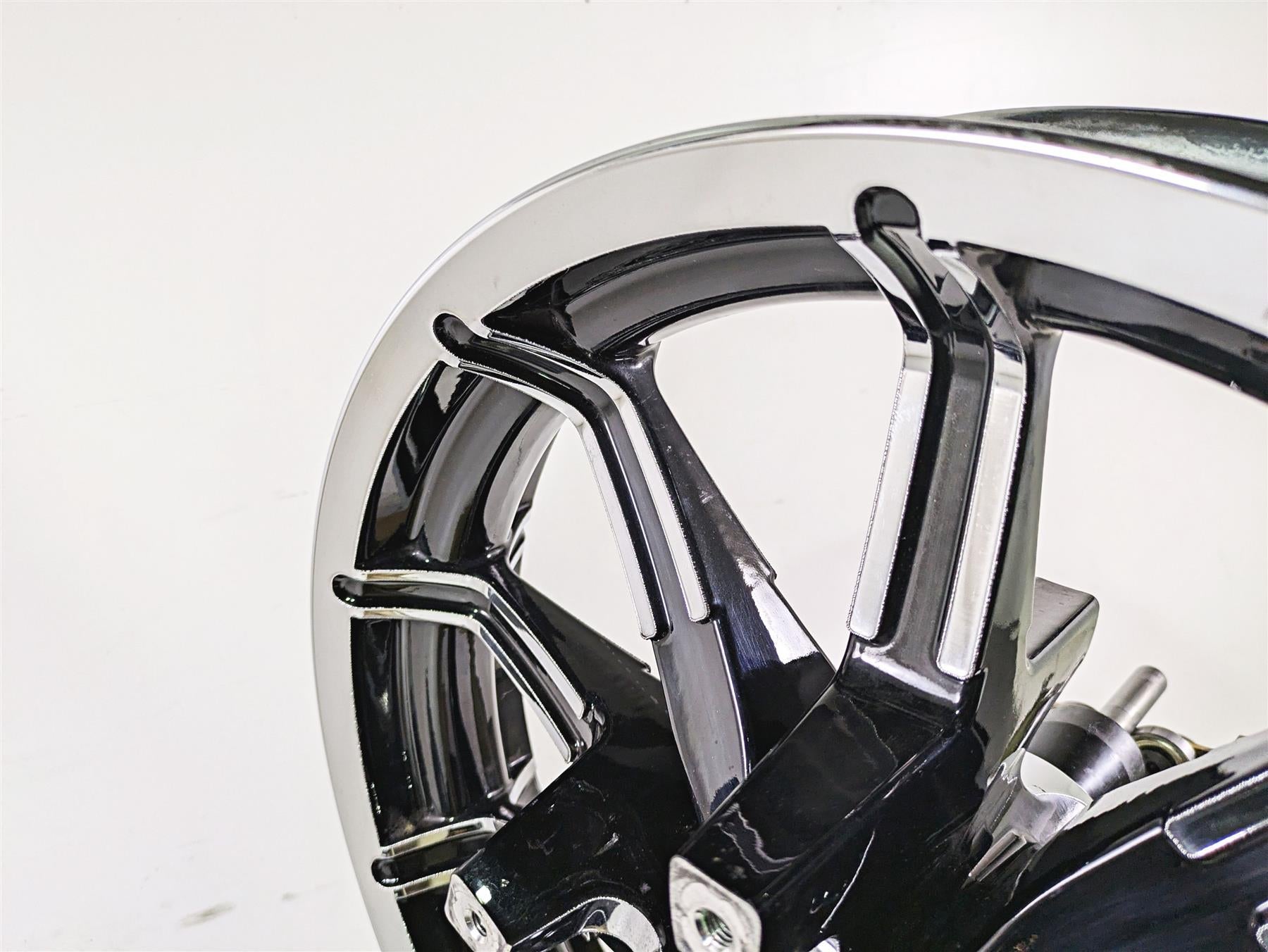 2015 Harley Touring FLHTKL E -Glide Low 17x3 Front Wheel Impeller 10Sp 43300386 {{ shop.shopifyCountryName }} - Mototech271