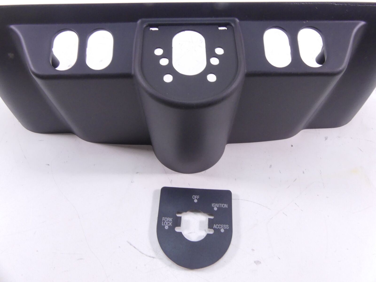 2009 Harley Touring FLHTCU Electra Glide Ignition Switch Cover Fairing 58510-96 {{ shop.shopifyCountryName }} - Mototech271