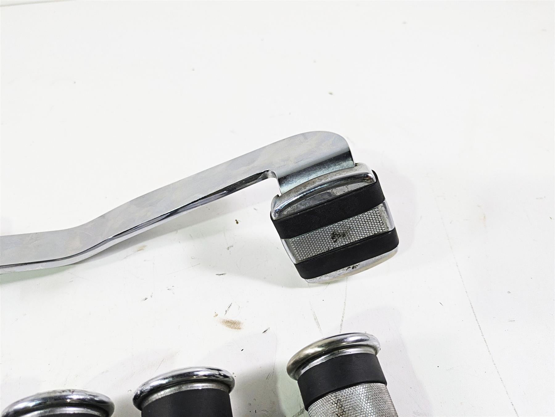 2003 Harley Softail FXSTDI Deuce 100th Brake Pedal & Footpeg Foot Peg Rest Set {{ shop.shopifyCountryName }} - Mototech271
