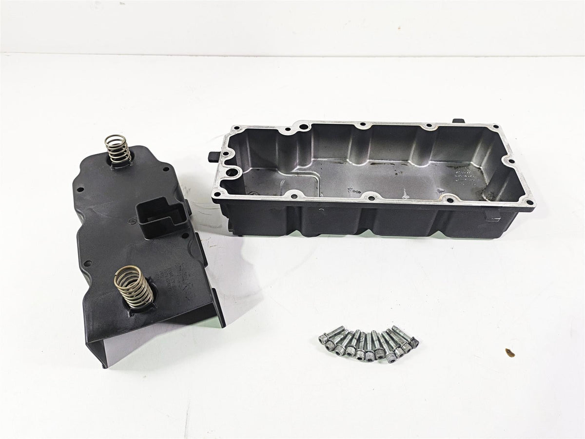 2005 Harley Touring FLHRI Road King Transmission Bottom Cover Oil Pan 62711-99 {{ shop.shopifyCountryName }} - Mototech271