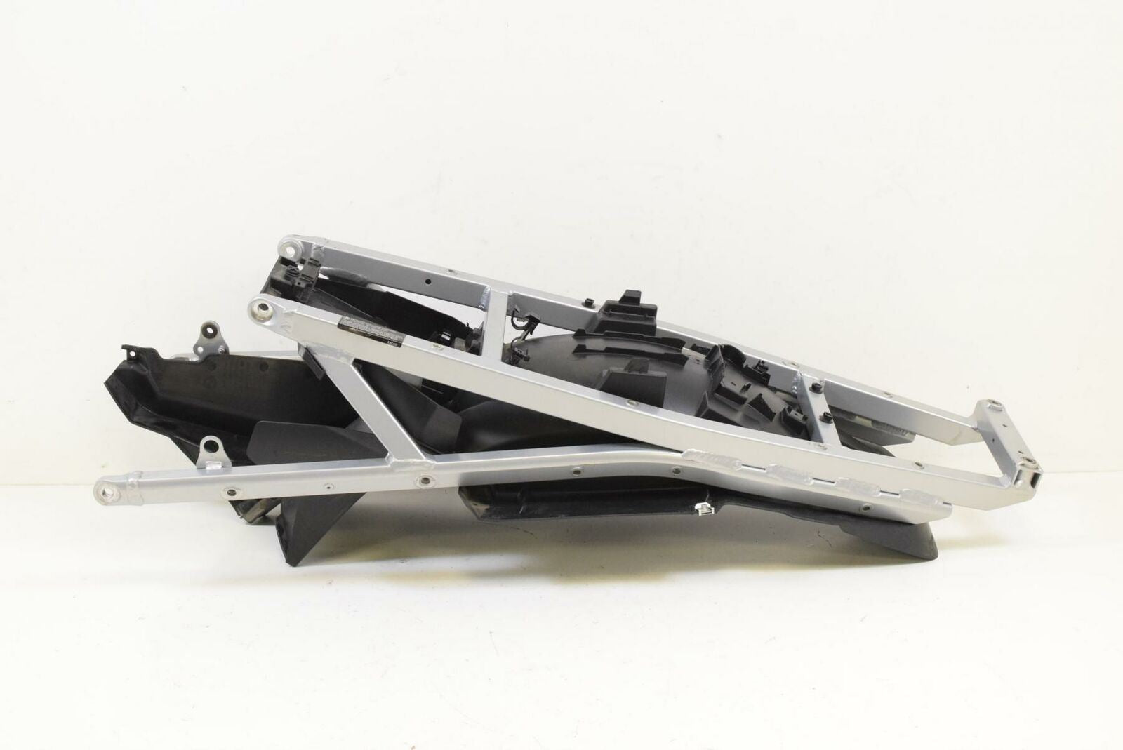 2016 BMW R1200RT R1200 RT RTW K52 Rear Subframe Sub Frame STRAIGHT 46518528588 {{ shop.shopifyCountryName }} - Mototech271