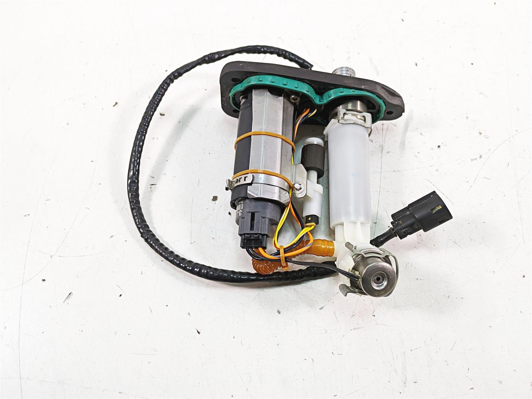2019 Harley XL883N Sportster Iron Fuel Gas Petrol Pump -Tested 75268-07F {{ shop.shopifyCountryName }} - Mototech271