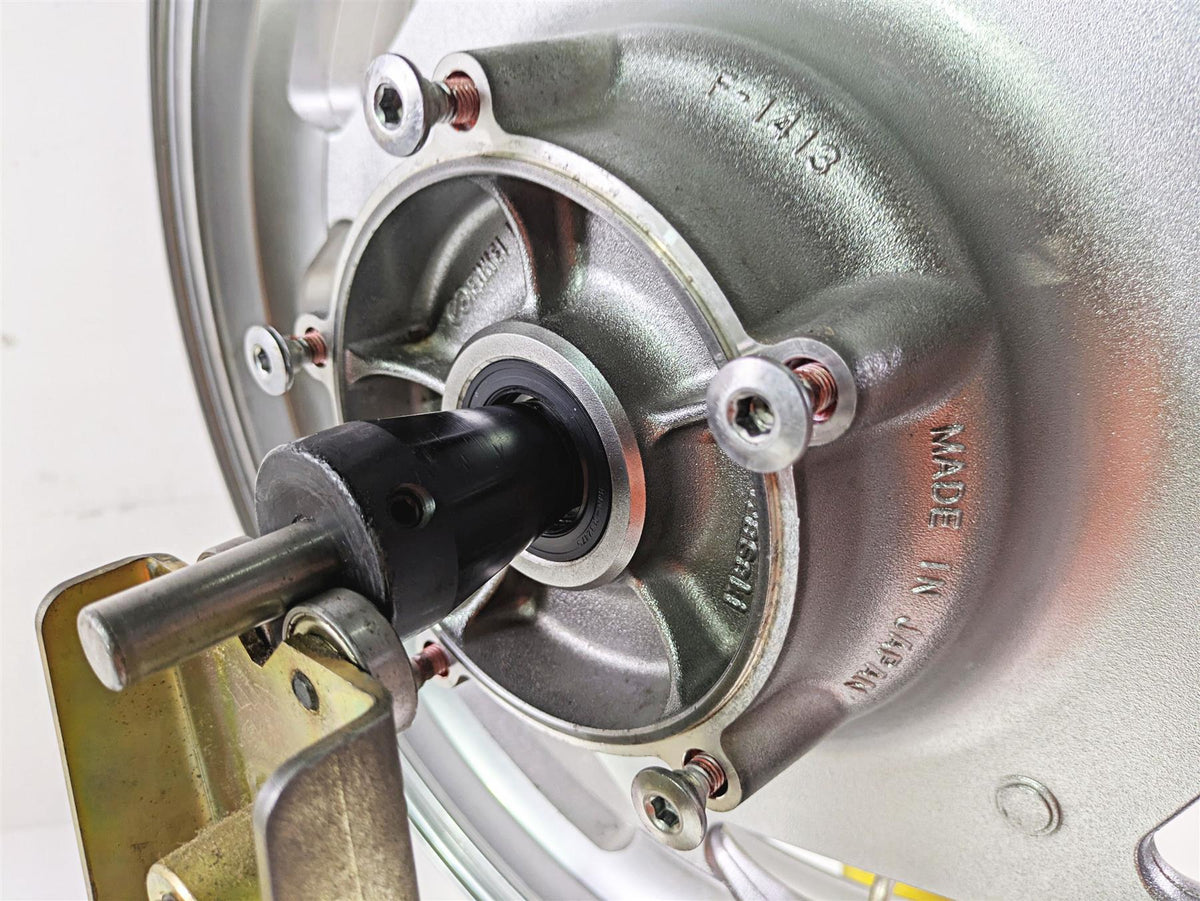 2008 Kawasaki VN1600 Vulcan Nomad Straight 16x3 Front Wheel Rim 41073-0031 {{ shop.shopifyCountryName }} - Mototech271