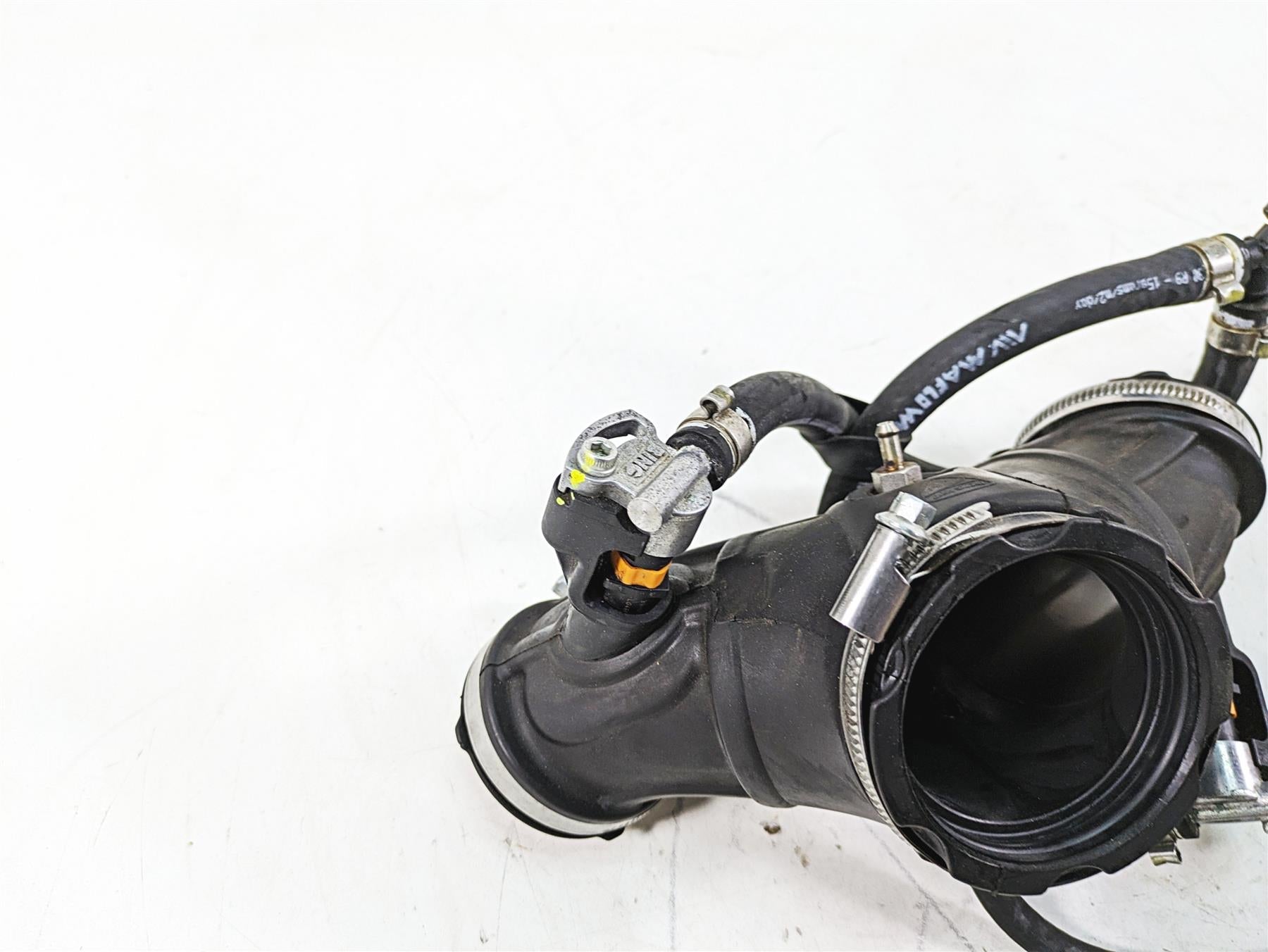 2020 Ducati Scrambler 1100 Sport Pro Throttle Body Intake 28241071A 14010851E {{ shop.shopifyCountryName }} - Mototech271