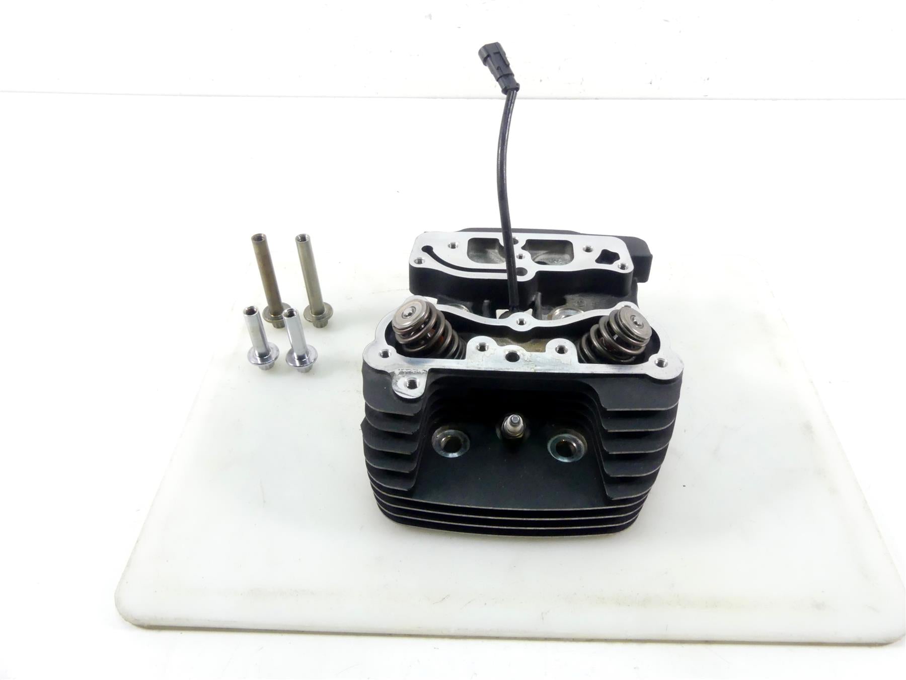 2017 Harley Softail FXSB Breakout Rear 103 Cylinder Head Cylinderhead 17729-08 | Mototech271