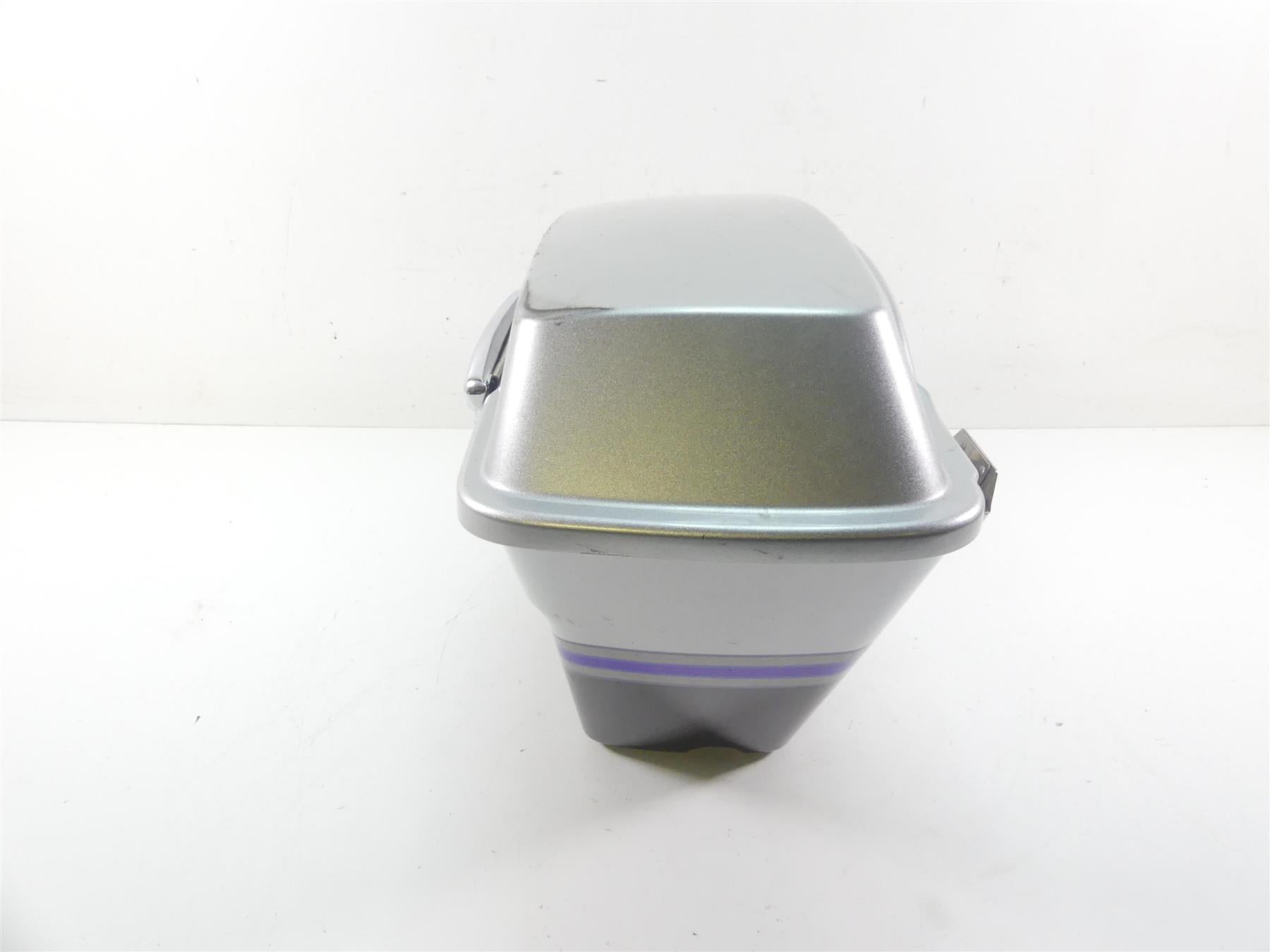 2009 Harley FLHTCU SE4 CVO E-Glide Right Saddlebag Saddle Bag 88277-09 {{ shop.shopifyCountryName }} - Mototech271