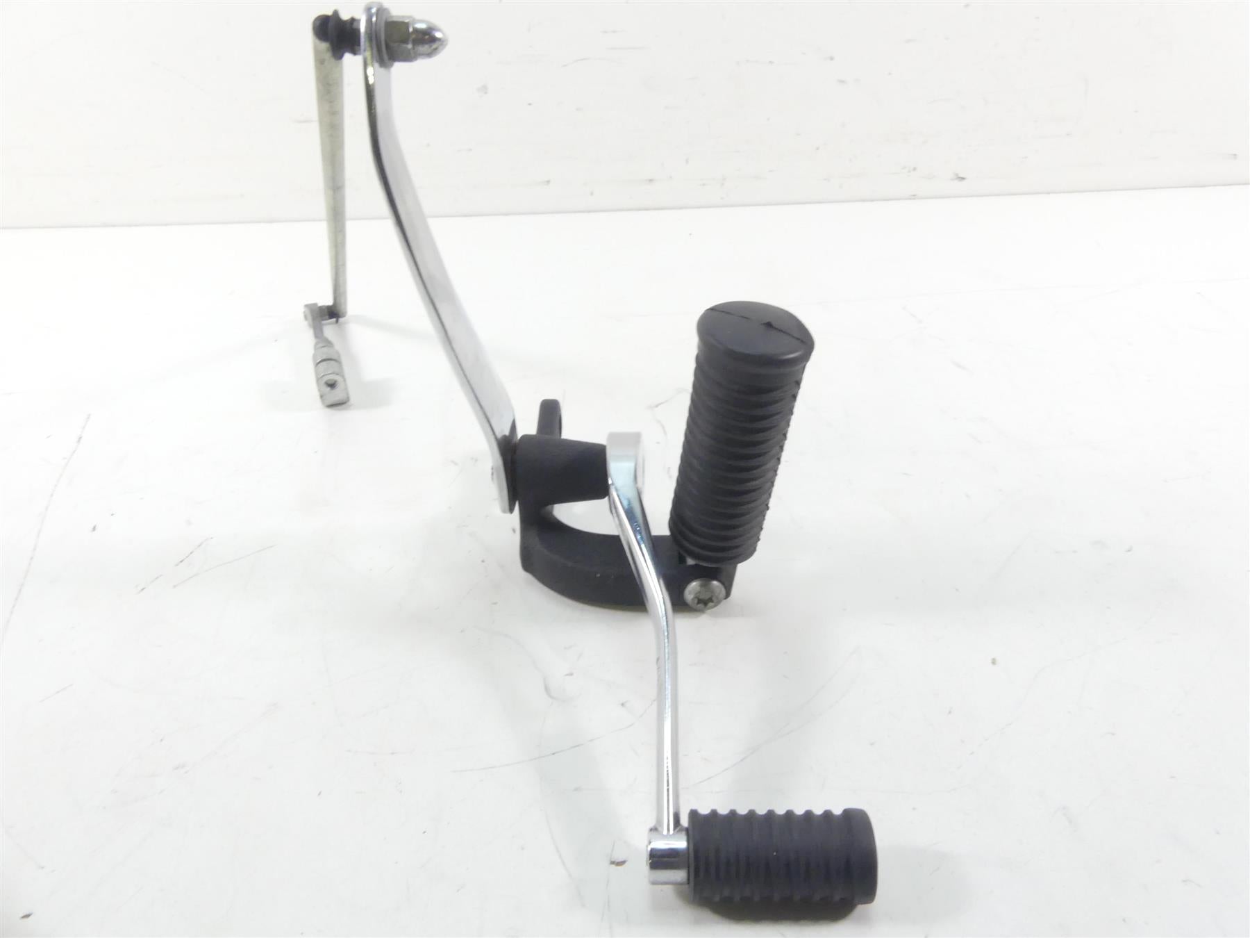 2014 Harley Dyna FXDF Fat Bob Left Front Forward Foot Control Set 33693-03 {{ shop.shopifyCountryName }} - Mototech271
