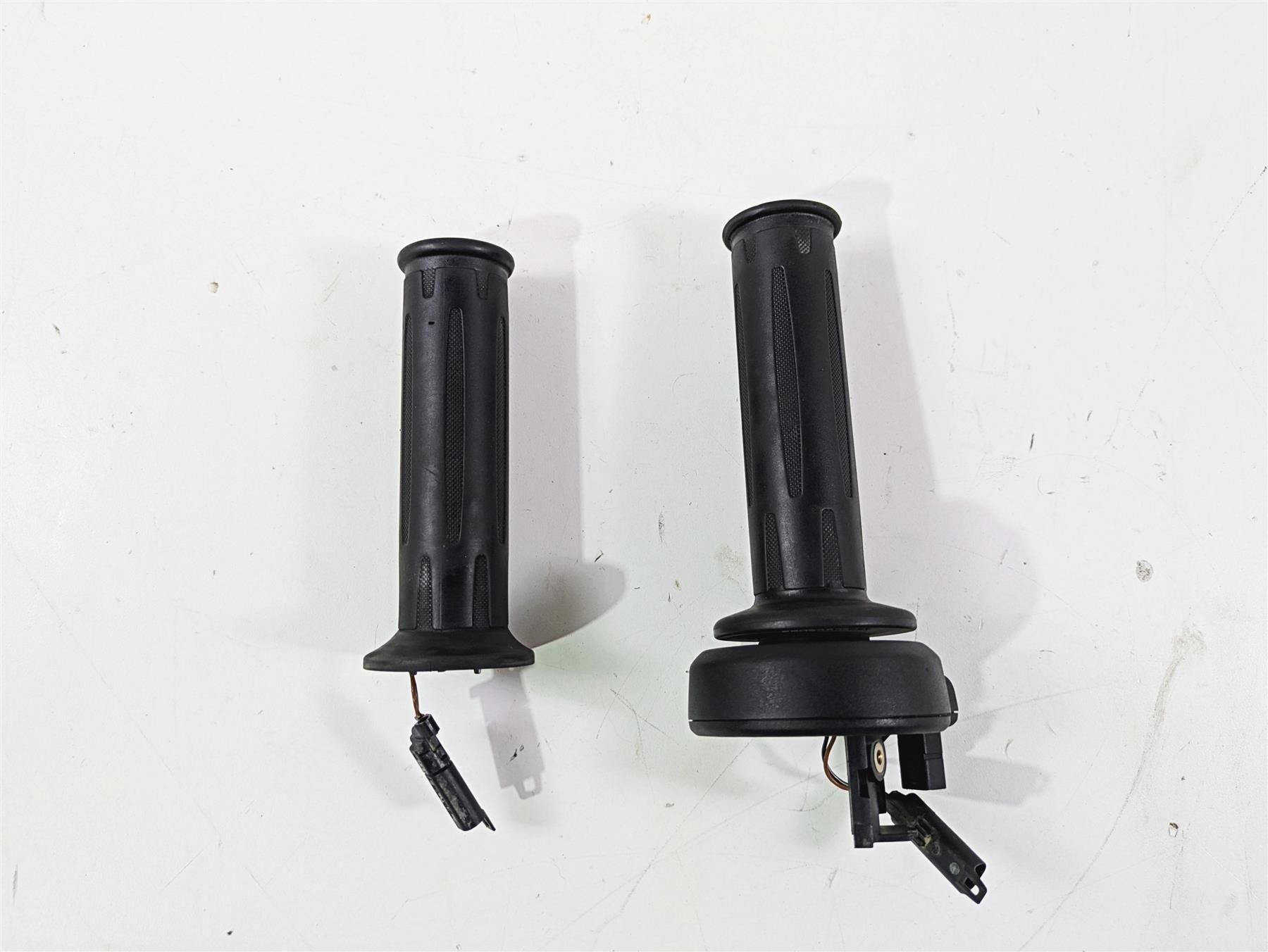 2015 BMW R1200 GS Adv K51 Left Right Heated Cruise Hand Grip Set 61318552120 {{ shop.shopifyCountryName }} - Mototech271