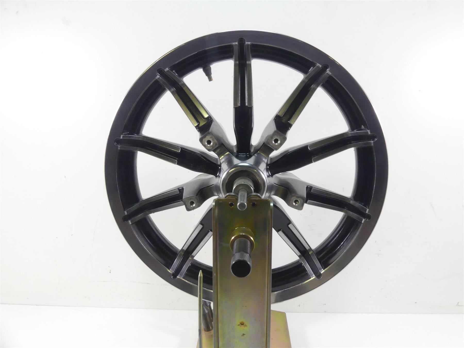 2014 Harley Touring FLHTK Electra Glide Front Impeller Wheel Rim 17x3 43300386 {{ shop.shopifyCountryName }} - Mototech271