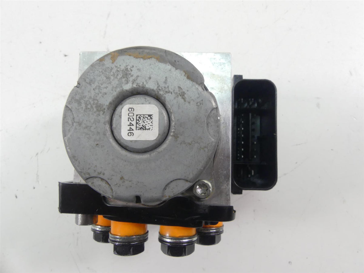 2017 Triumph Thruxton 1200 R Abs Brake Pump Module Unit T2021931 {{ shop.shopifyCountryName }} - Mototech271