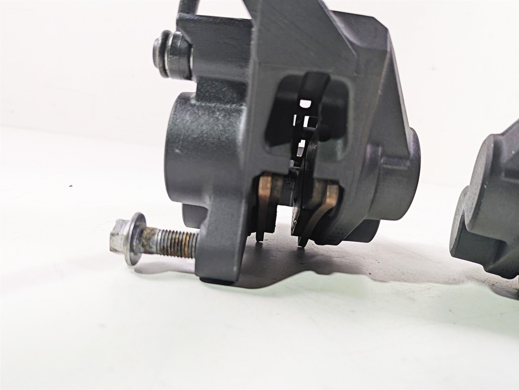 2009 Yamaha FZ1 FZS10 Fazer Front Brake Caliper + Lines Set 2D1-2580T-00 {{ shop.shopifyCountryName }} - Mototech271
