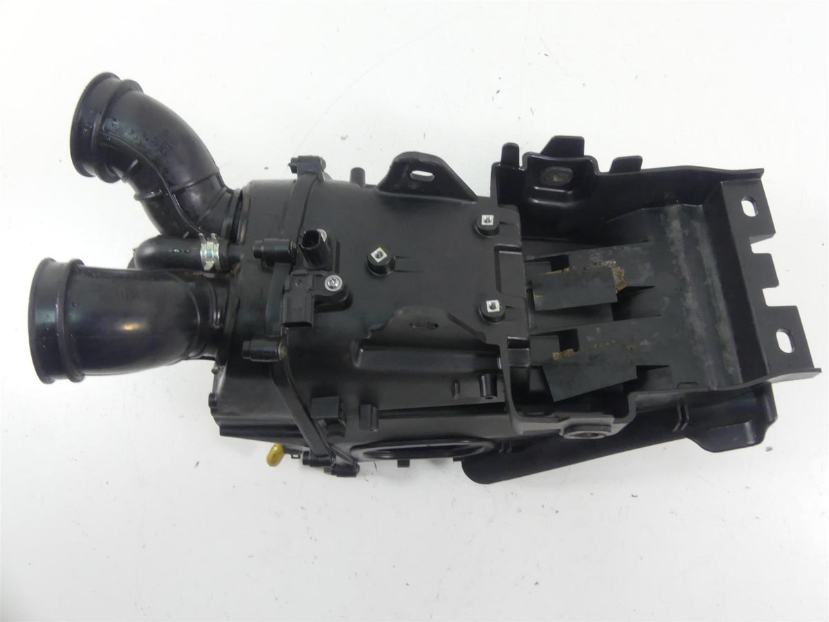 2017 Triumph Thruxton 1200 R Air Box Cleaner Breather Filter T2201106 {{ shop.shopifyCountryName }} - Mototech271