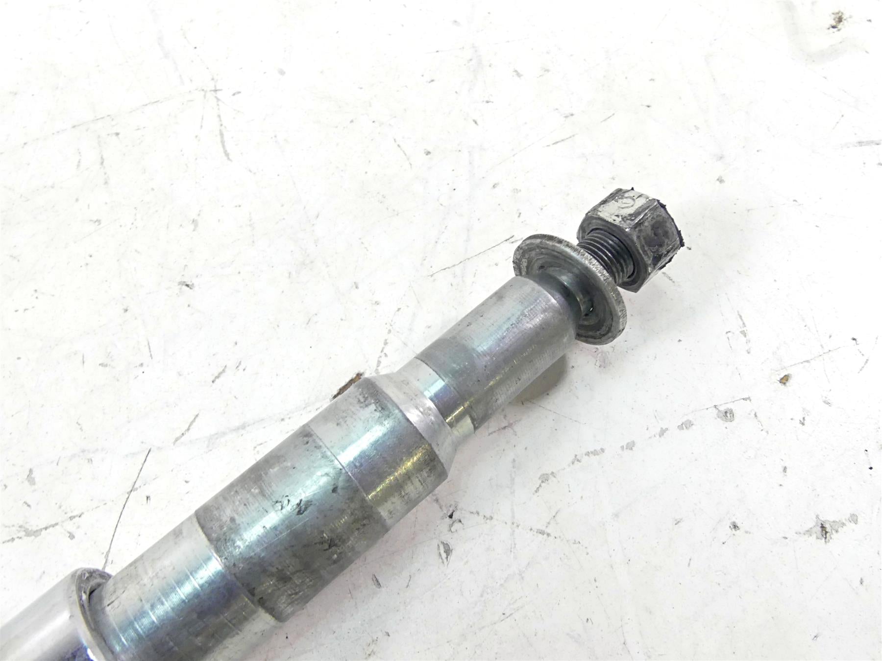 2002 Harley Touring FLHTC Electra Glide Front 1" Axle Wheel Spindle 43364-00 {{ shop.shopifyCountryName }} - Mototech271