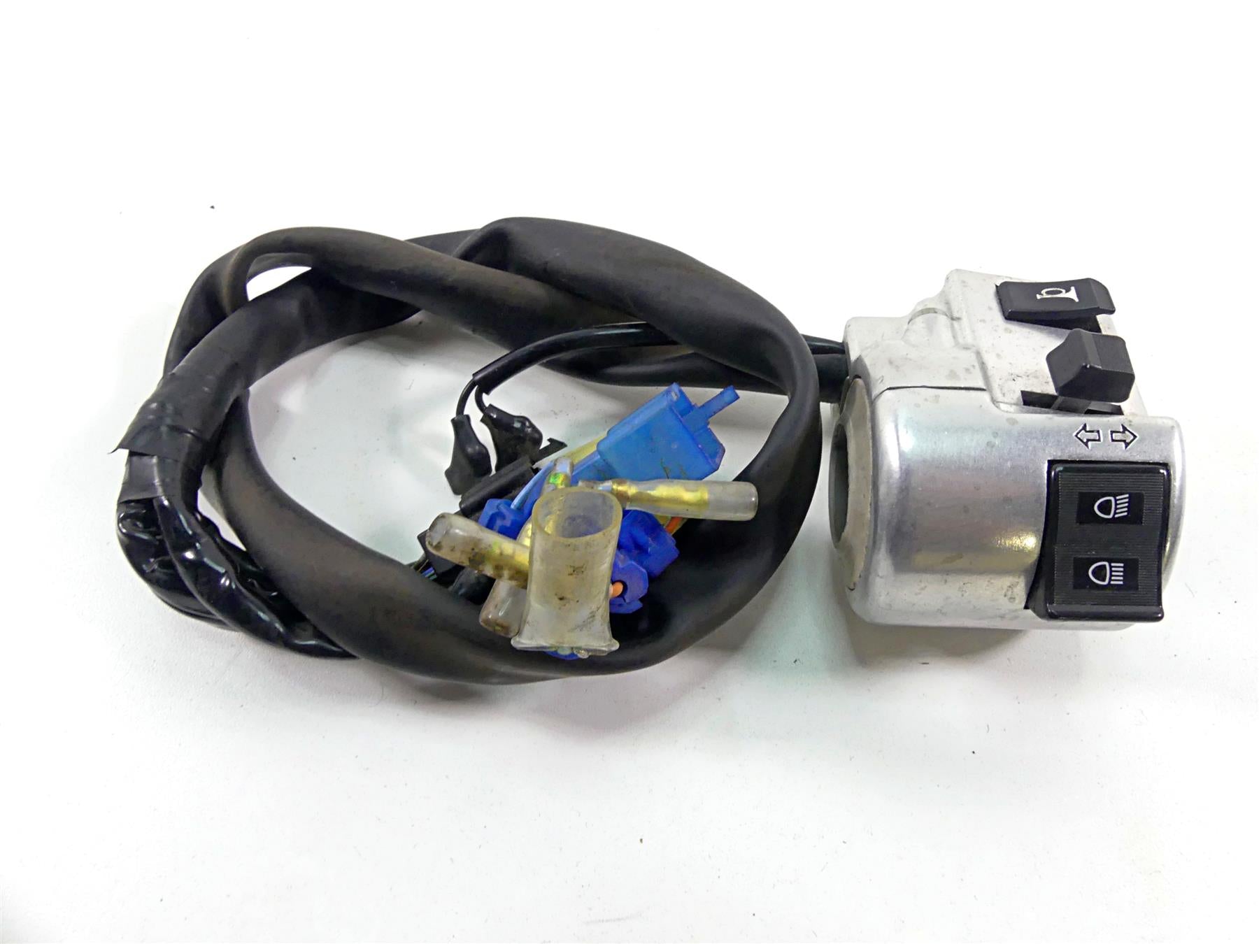 2002 Honda VTX1800 R Left Hand Light Blinker Control Switch 35020-MCH-000 {{ shop.shopifyCountryName }} - Mototech271