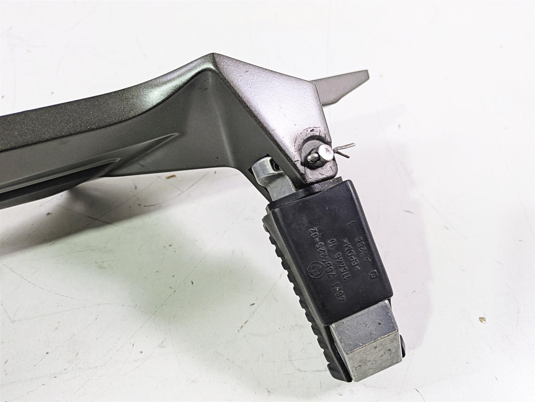 2015 BMW K1600 GT K48 Right Rider & Passenger Foot Peg 46717716014 46717727573 {{ shop.shopifyCountryName }} - Mototech271