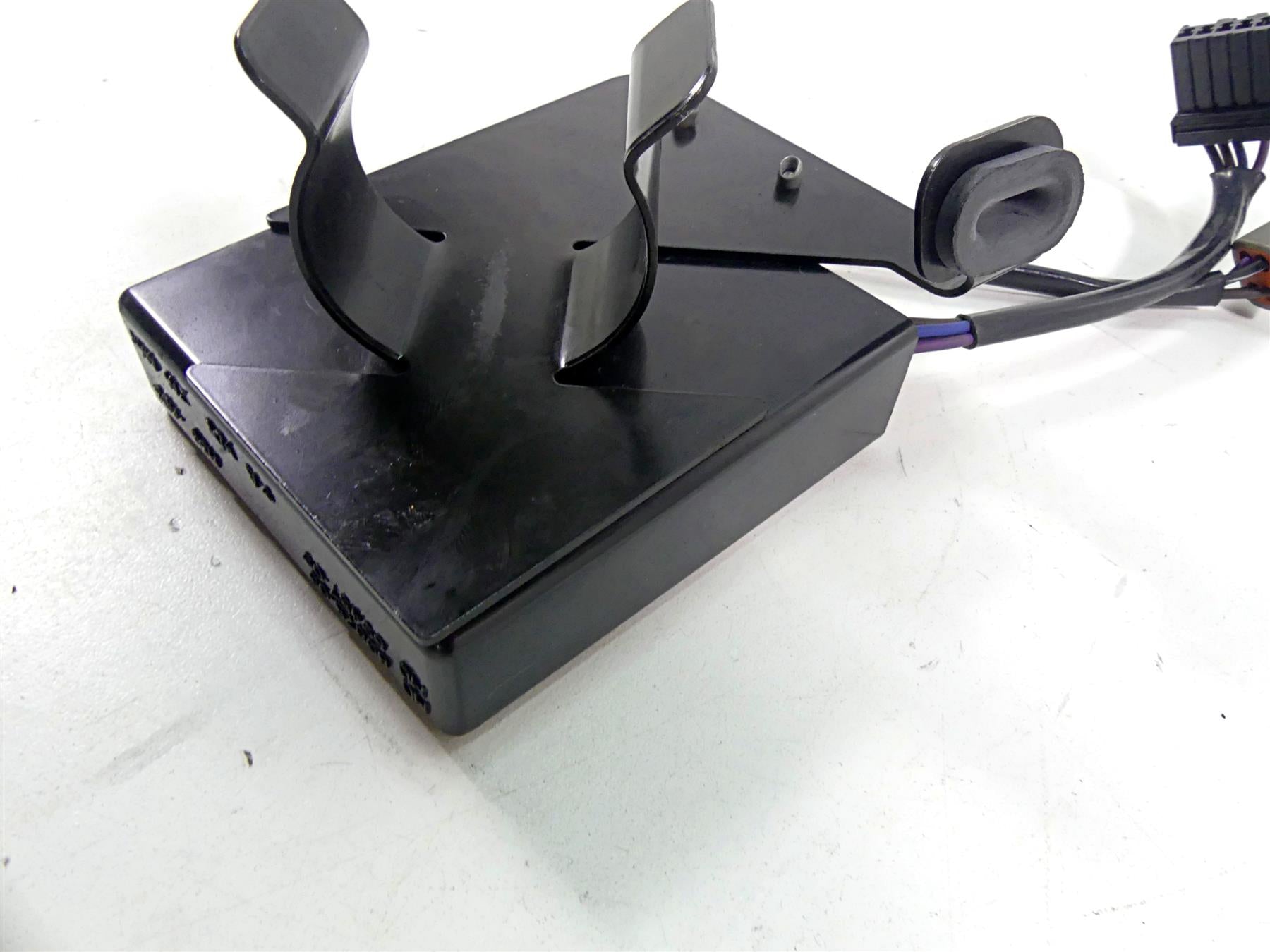 2015 Harley VRSCF Muscle V-Rod Turn Signal Blinker Flasher Module 69457-09 {{ shop.shopifyCountryName }} - Mototech271