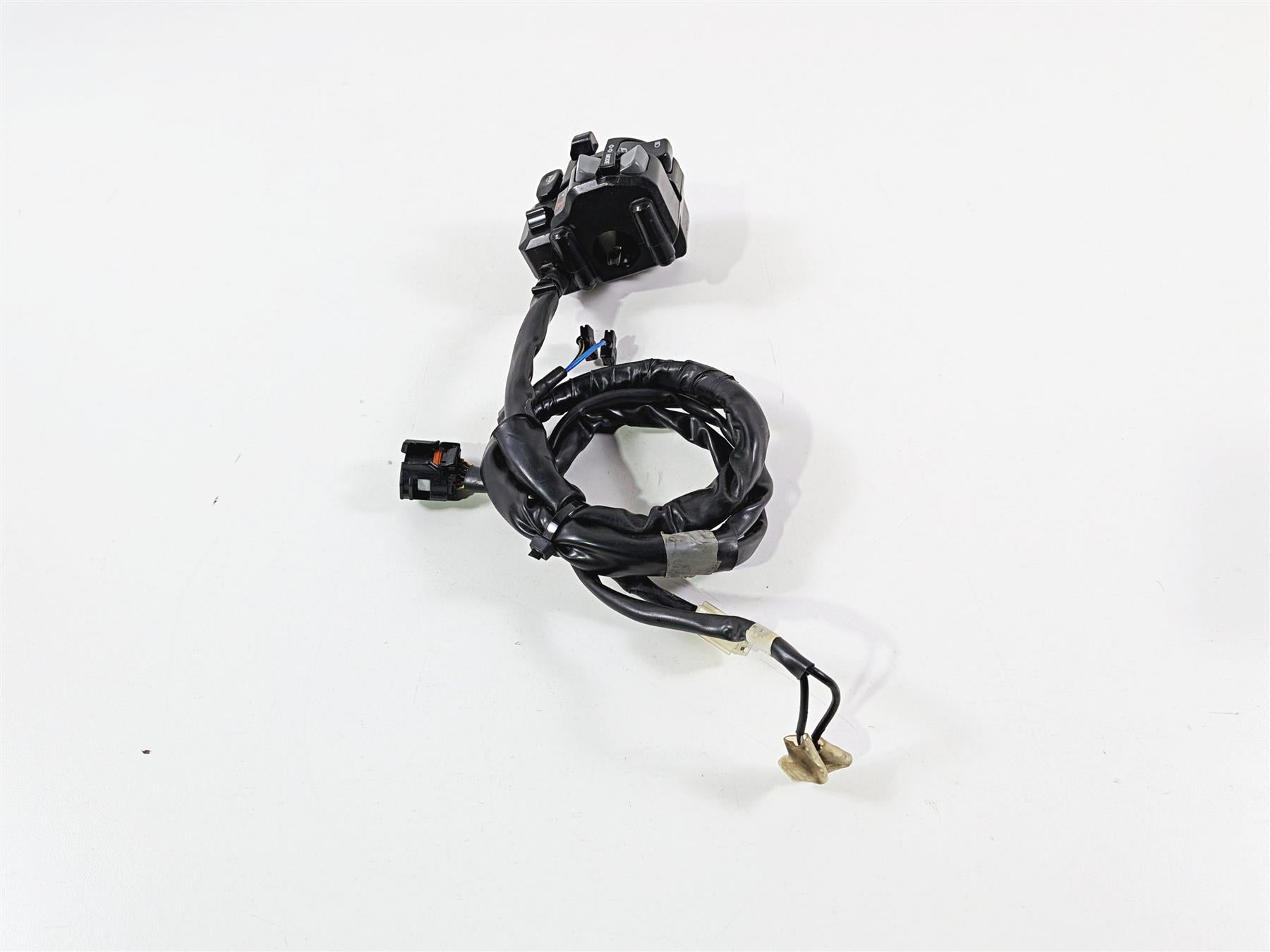 2016 Yamaha YZF R1 RN32 Left Hand Control Switch 2CR-83969-00-00 {{ shop.shopifyCountryName }} - Mototech271