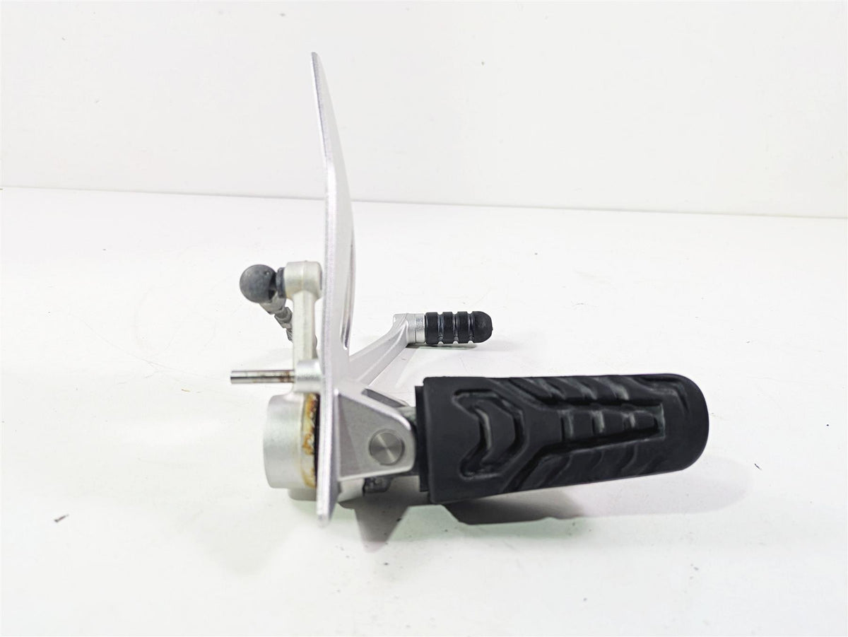 2016 BMW R1200RT K52 Front Left Foot Peg + Shifter -Read 46718535641 46718560383 {{ shop.shopifyCountryName }} - Mototech271