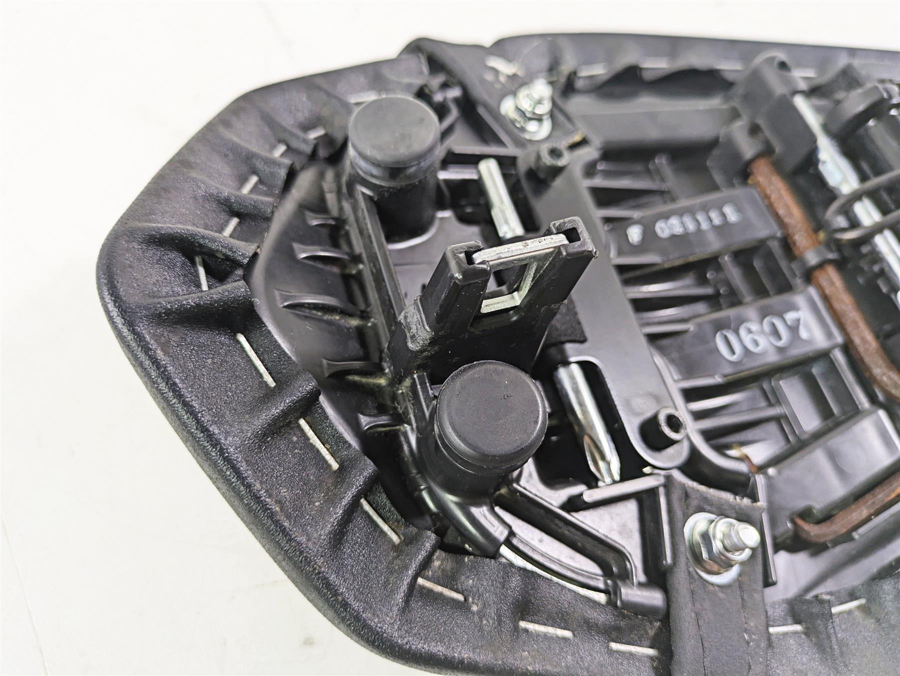 2020 Kawasaki ZX6R Ninja Rear Passenger Seat Saddle Pillion 53066-0607-12Y {{ shop.shopifyCountryName }} - Mototech271