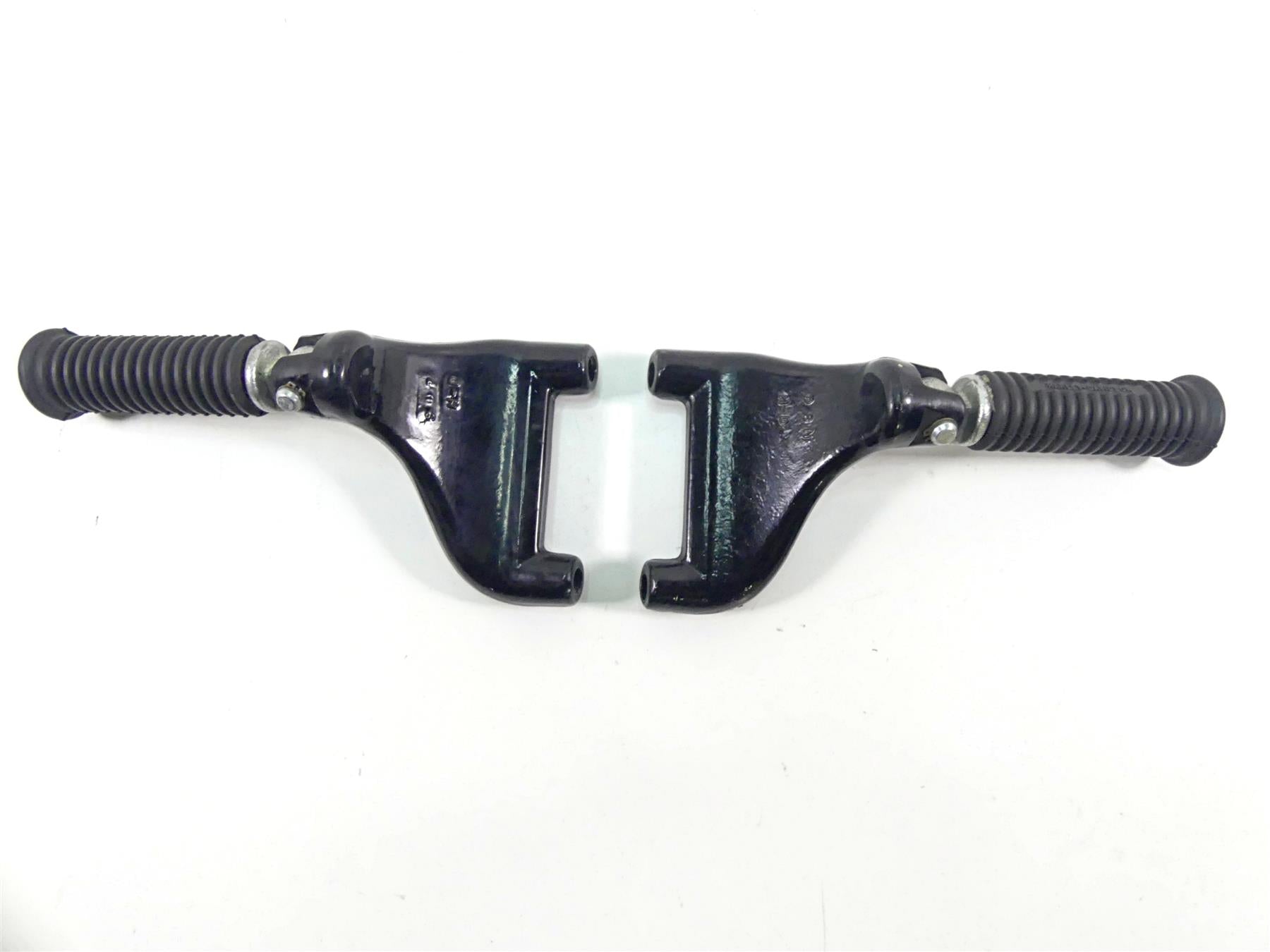 2005 Harley Sportster XL1200 C Rear Passenger Foot Peg Set 49314-04 49315-04 {{ shop.shopifyCountryName }} - Mototech271