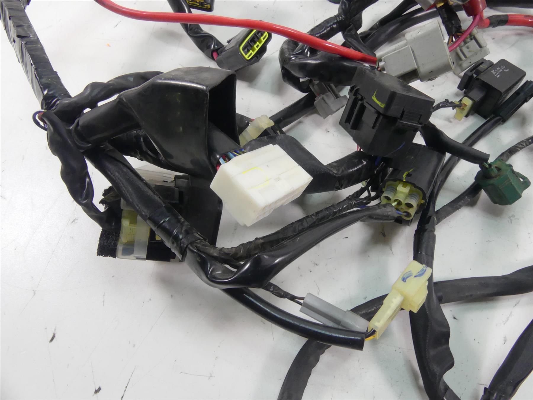 2008 Yamaha FZ1 Fazer Wiring Harness Loom - No Cuts 3C3-82590-10-00 {{ shop.shopifyCountryName }} - Mototech271