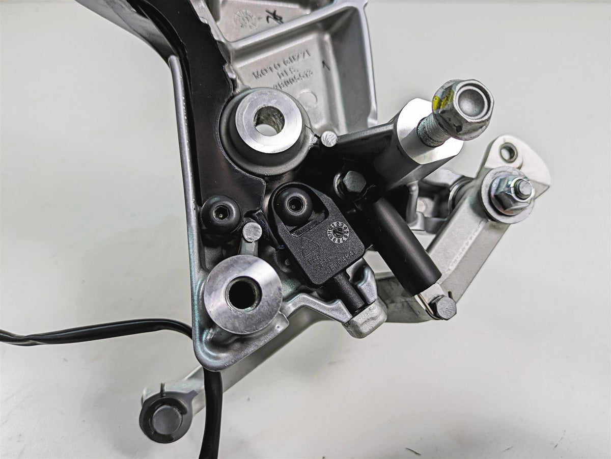 2020 Moto Guzzi V85 TT Adventure Right Foot Peg & Brake Pedal Set 2B005513 {{ shop.shopifyCountryName }} - Mototech271