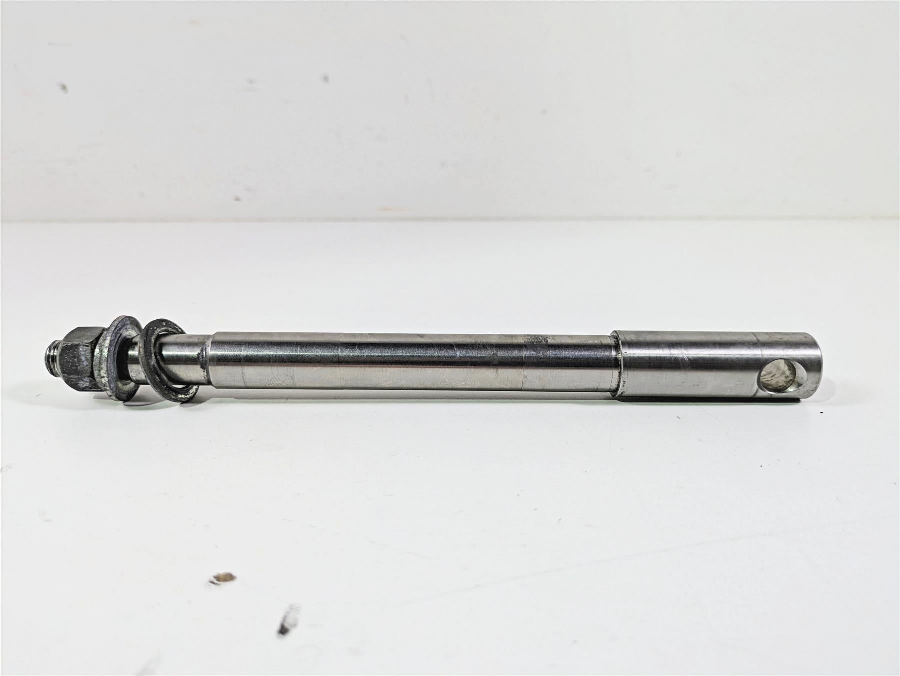 2007 Harley Sportster XL1200 C Front Axle Wheel Spindle 3/4" 43895-00 {{ shop.shopifyCountryName }} - Mototech271