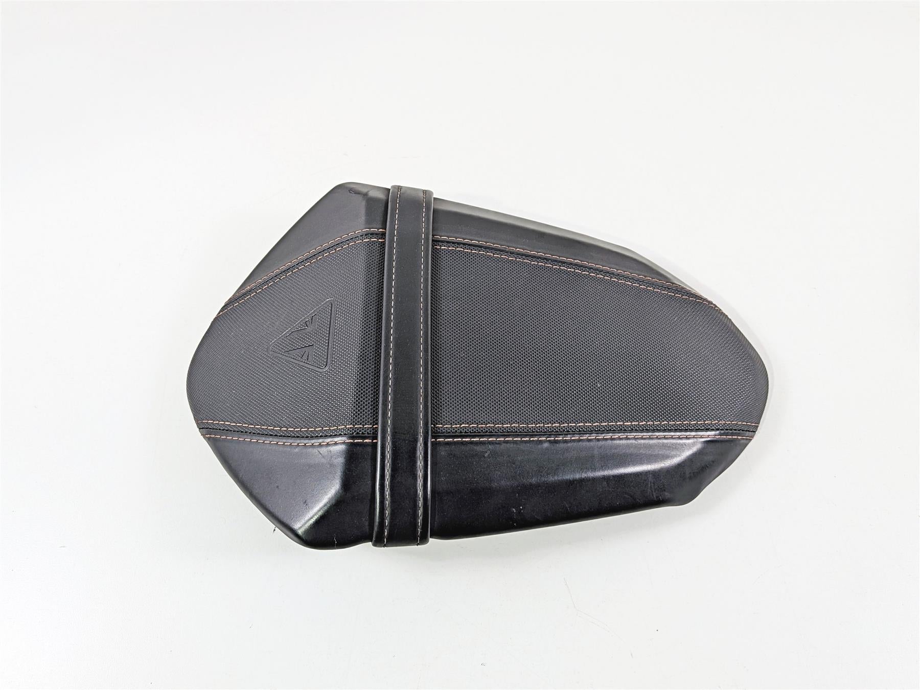 2019 Triumph Speed Triple RS 1050 Rear Passenger Seat Saddle T2307339 {{ shop.shopifyCountryName }} - Mototech271