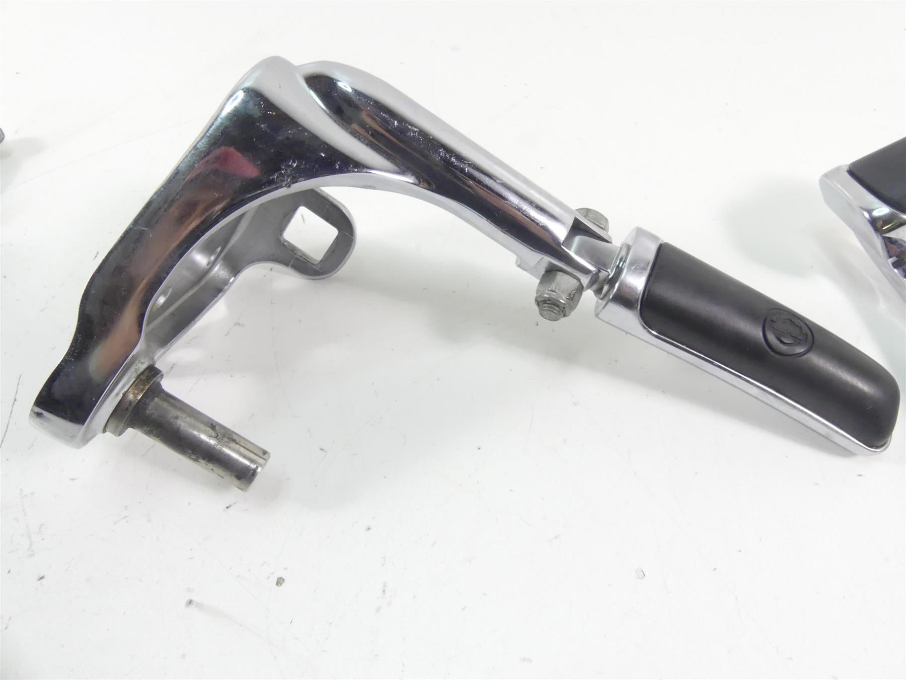 2004 Harley Softail FXSTD SE CVO Deuce Chrome Footpeg Shifter Brake Ped 33921-00 {{ shop.shopifyCountryName }} - Mototech271