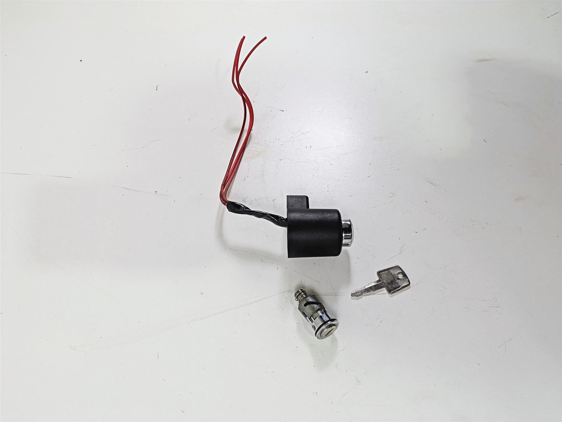 2009 Harley XR1200 Sportster Ignition Switch Steering Lock Key Set 48154-05 {{ shop.shopifyCountryName }} - Mototech271