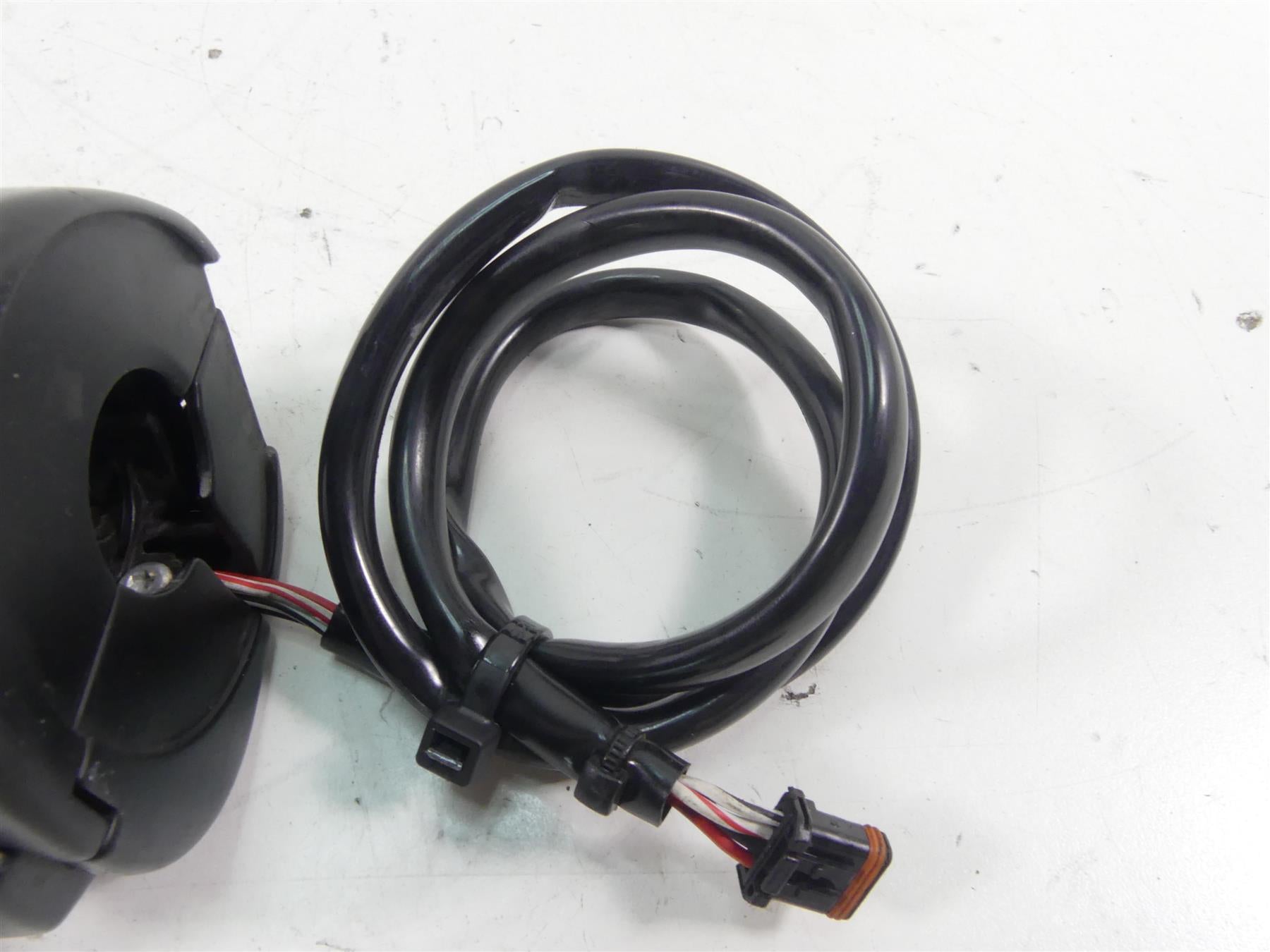 2021 Harley Softail FXBBS Street Bob Left Hand Light Control Switch 71500292 {{ shop.shopifyCountryName }} - Mototech271