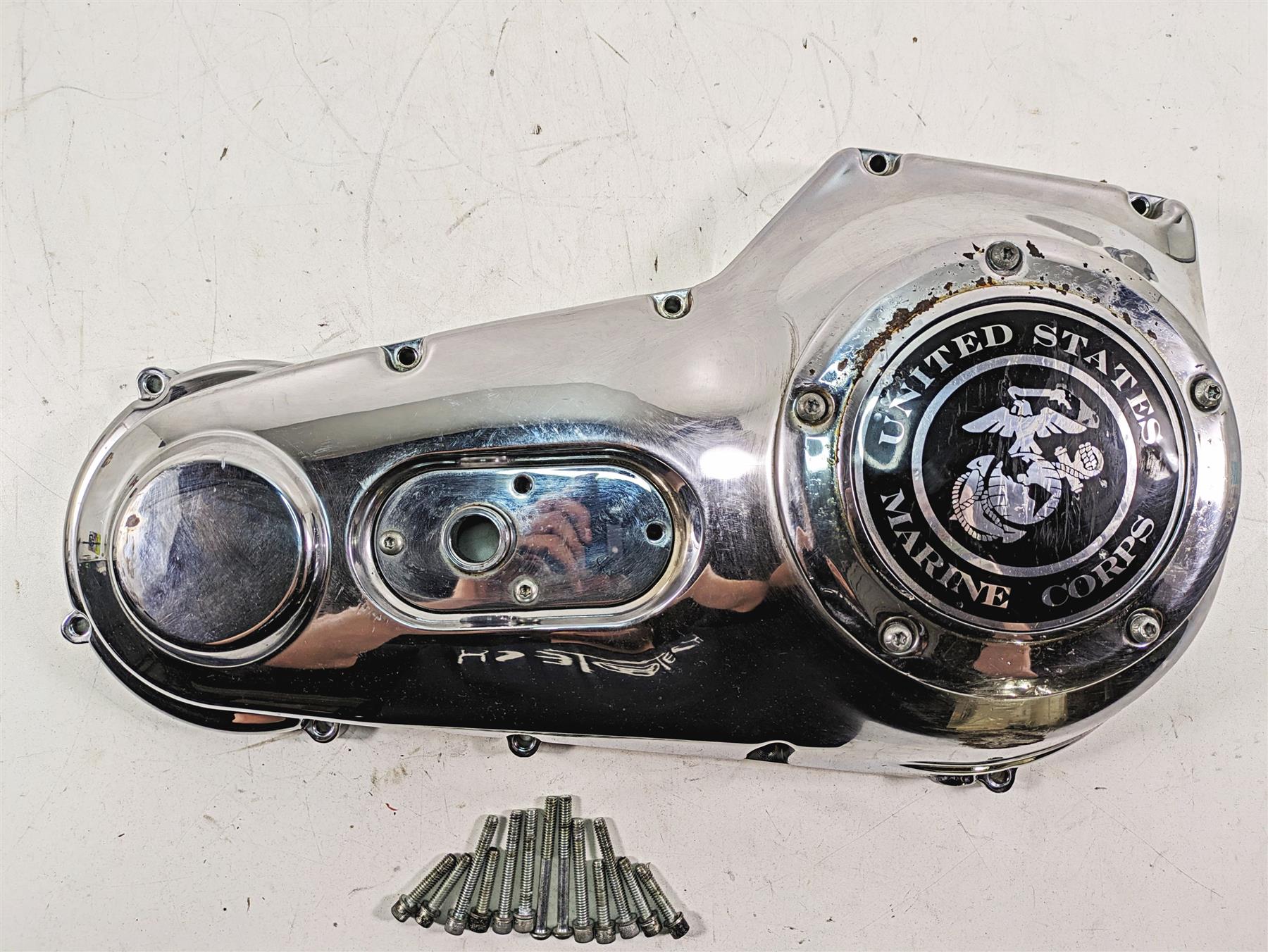 2005 Harley Dyna FXDL Low Rider Outer Primary Drive Clutch Cover 60543-99B {{ shop.shopifyCountryName }} - Mototech271