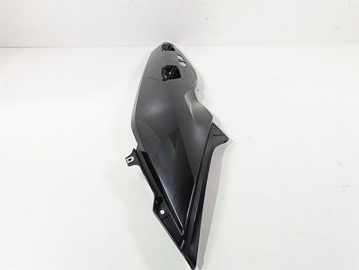 2010 BMW R1200RT K26 Right Tail Fairing Cover Cowl - Read 46637681572 {{ shop.shopifyCountryName }} - Mototech271