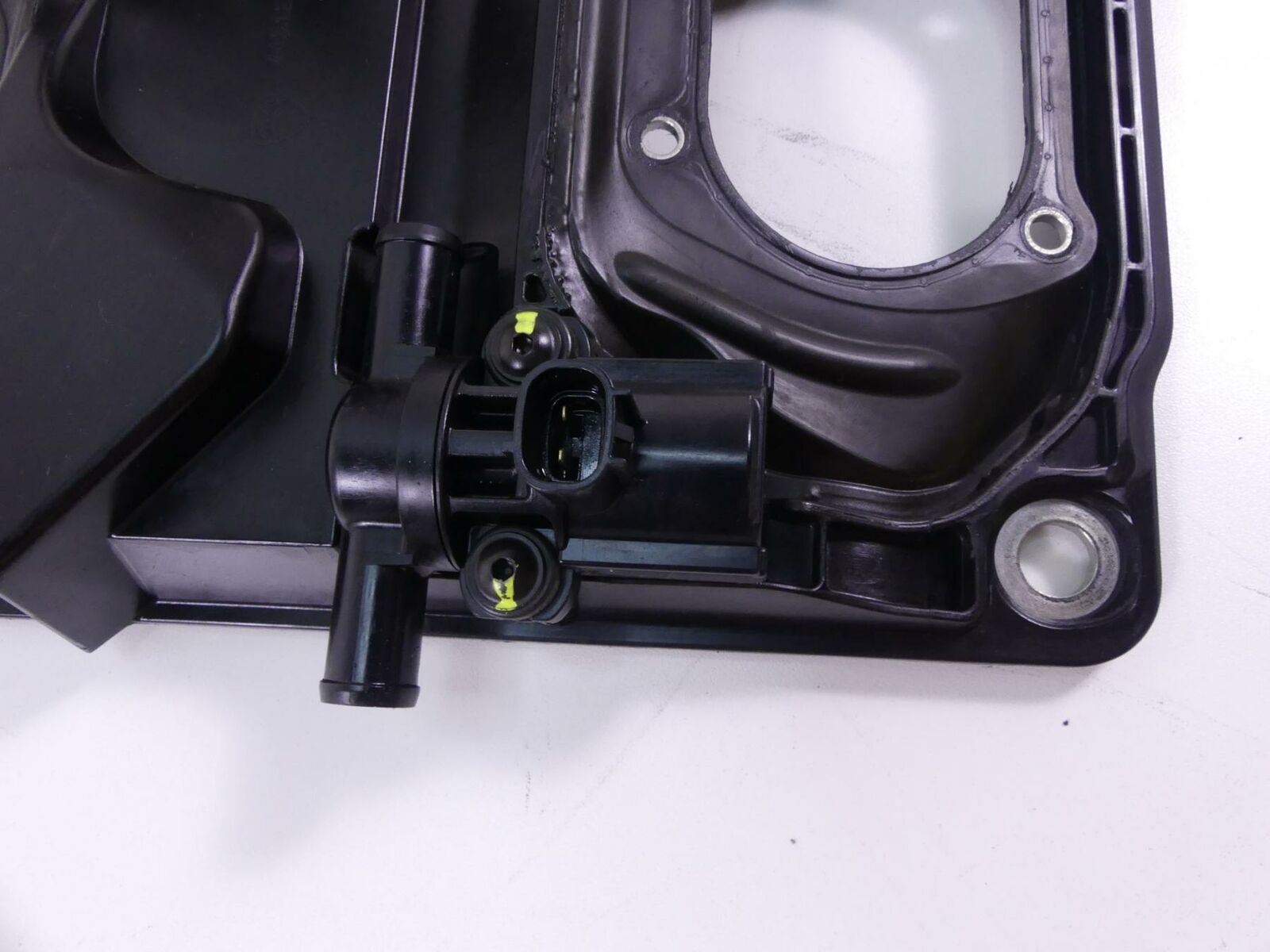 2014 Ducati 899 Panigale Throttle Body Set With Air Box Cover 28240921A {{ shop.shopifyCountryName }} - Mototech271