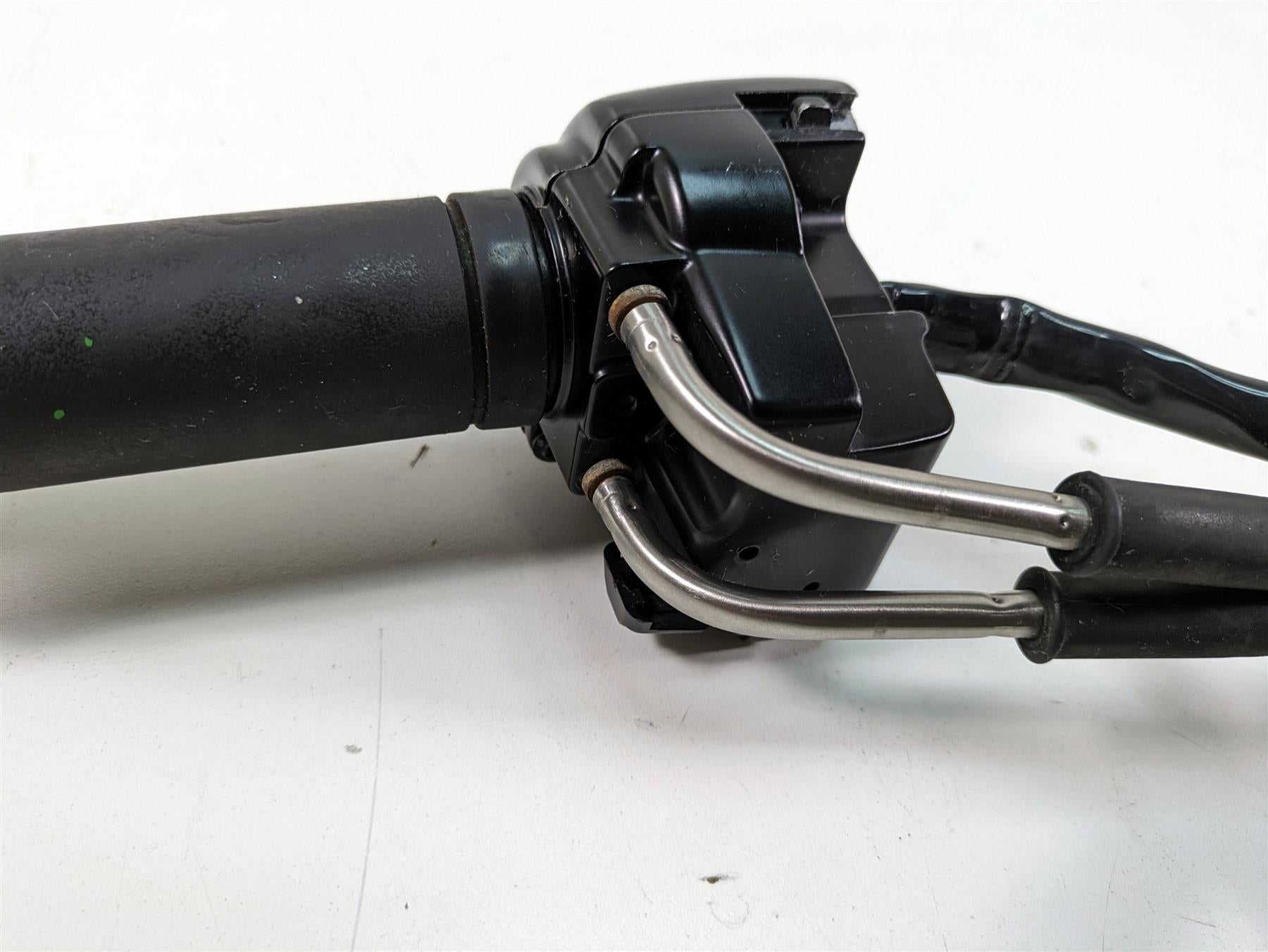 2006 Harley Touring FLHTCUI Electra Glide Right Hand Control Switch 71684-06A {{ shop.shopifyCountryName }} - Mototech271