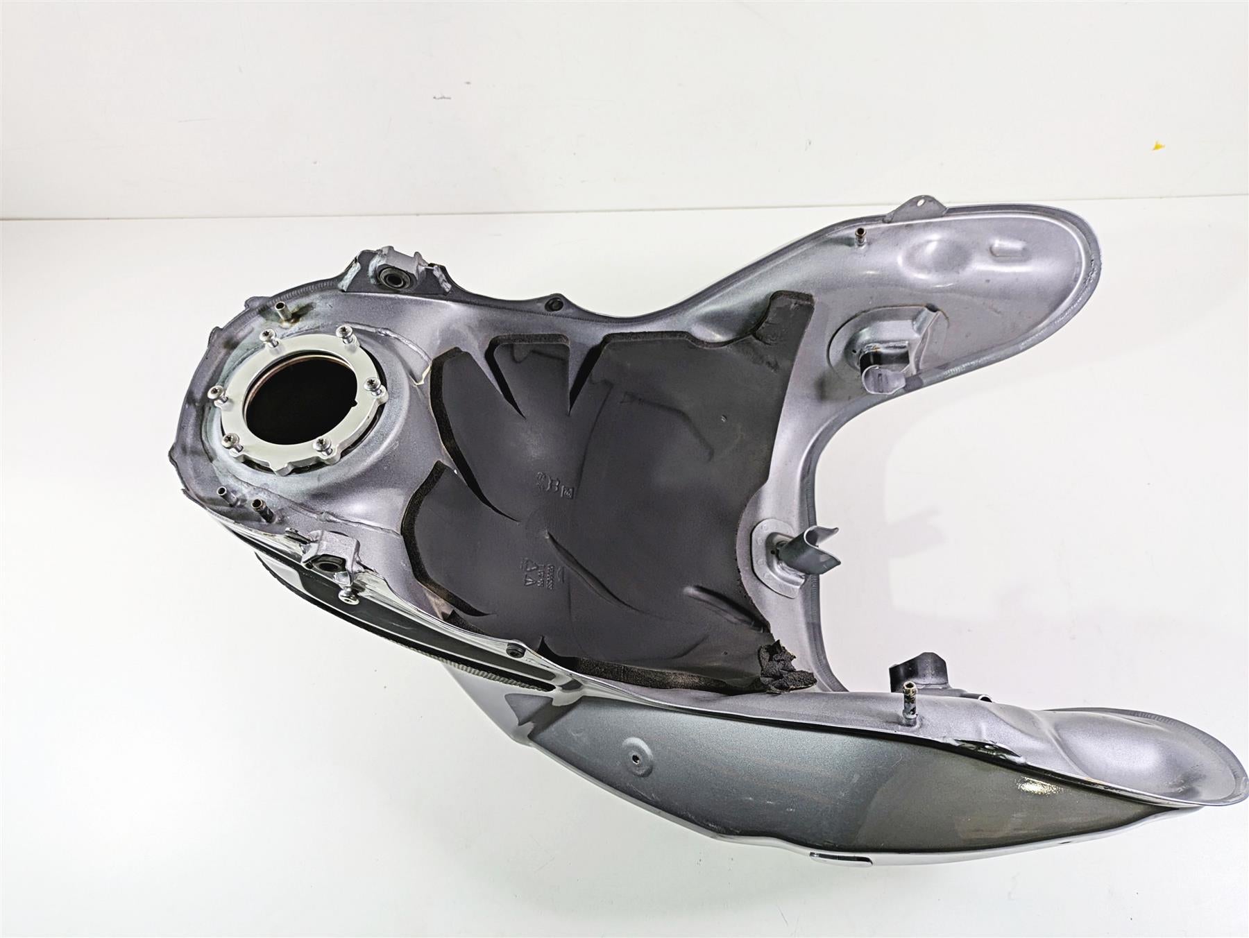 2015 Triumph Tiger Explorer XC Fuel Gas Petrol Tank Reservoir T2407054 {{ shop.shopifyCountryName }} - Mototech271