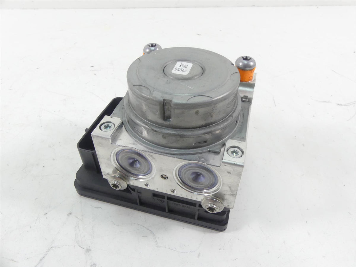2017 BMW R1200RT K52 Abs Brake Pump Module 34518566956 {{ shop.shopifyCountryName }} - Mototech271