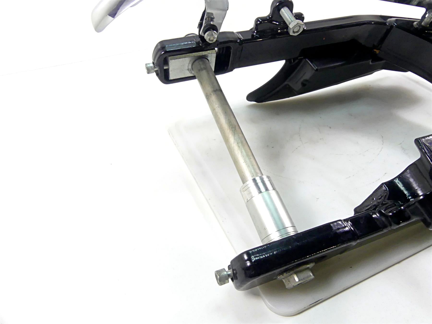 2010 Harley FXDF Dyna Fat Bob Rear Nice Swingarm & Belt Guards 47820-10 {{ shop.shopifyCountryName }} - Mototech271