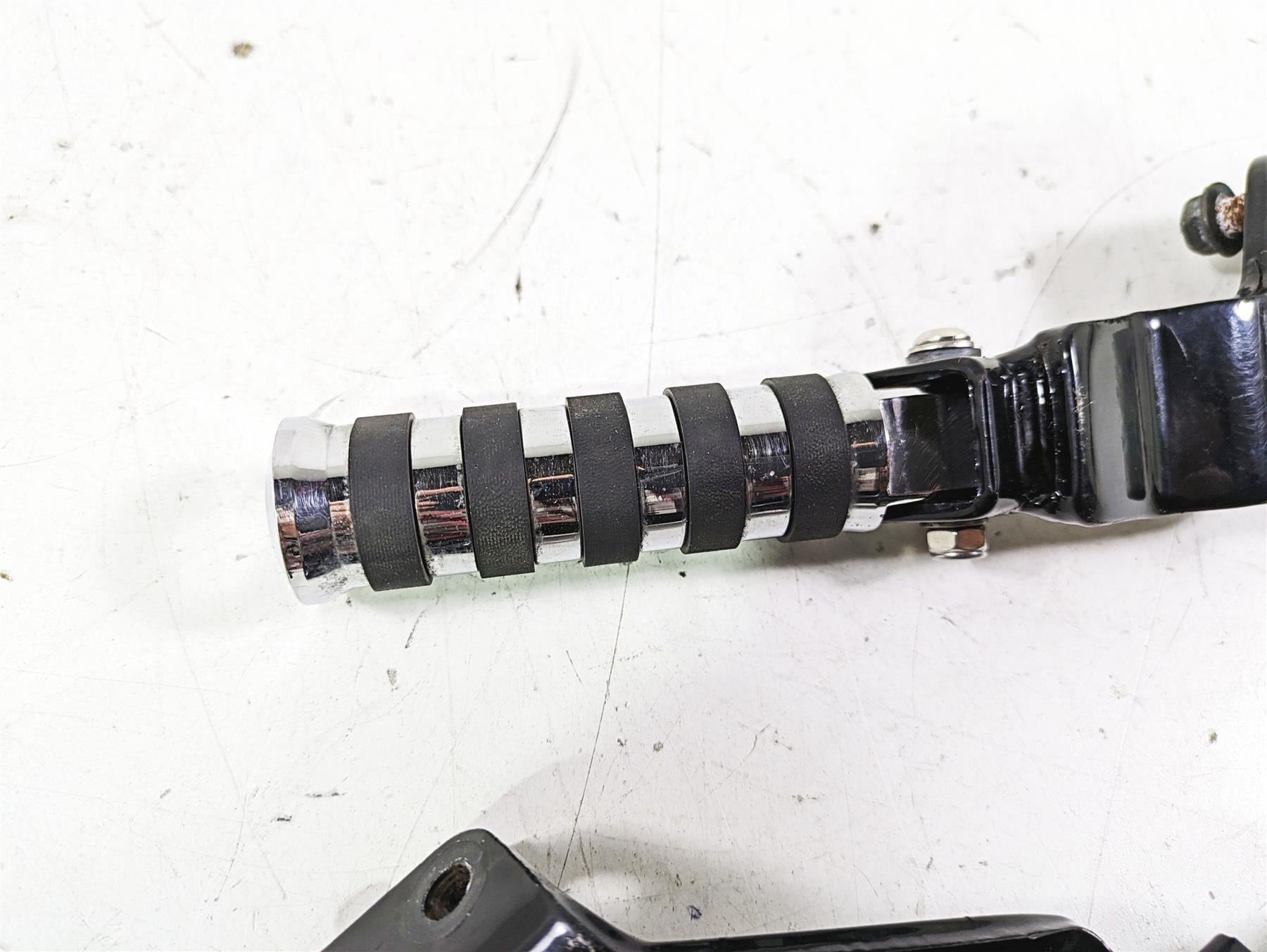 2002 Honda VTX1800 Retro Rear Passenger Footpeg Set 50680-MCV-000 50685-MCV-000 {{ shop.shopifyCountryName }} - Mototech271