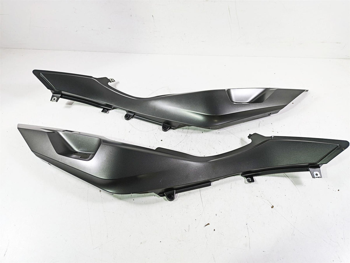 2014 BMW R1200 RT RTW K52 Tail Side Cover Fairing Set - Read 46638533567 {{ shop.shopifyCountryName }} - Mototech271