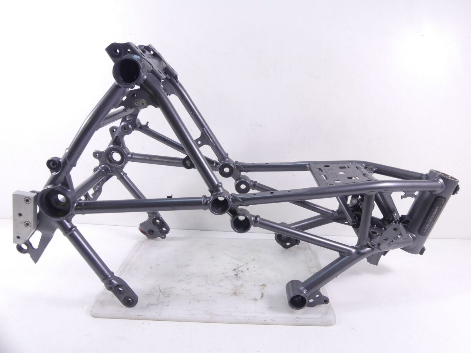2016 BMW R1200R K53 Straight Main Frame Chassis Slvg 46518524779 / 46518387843 {{ shop.shopifyCountryName }} - Mototech271