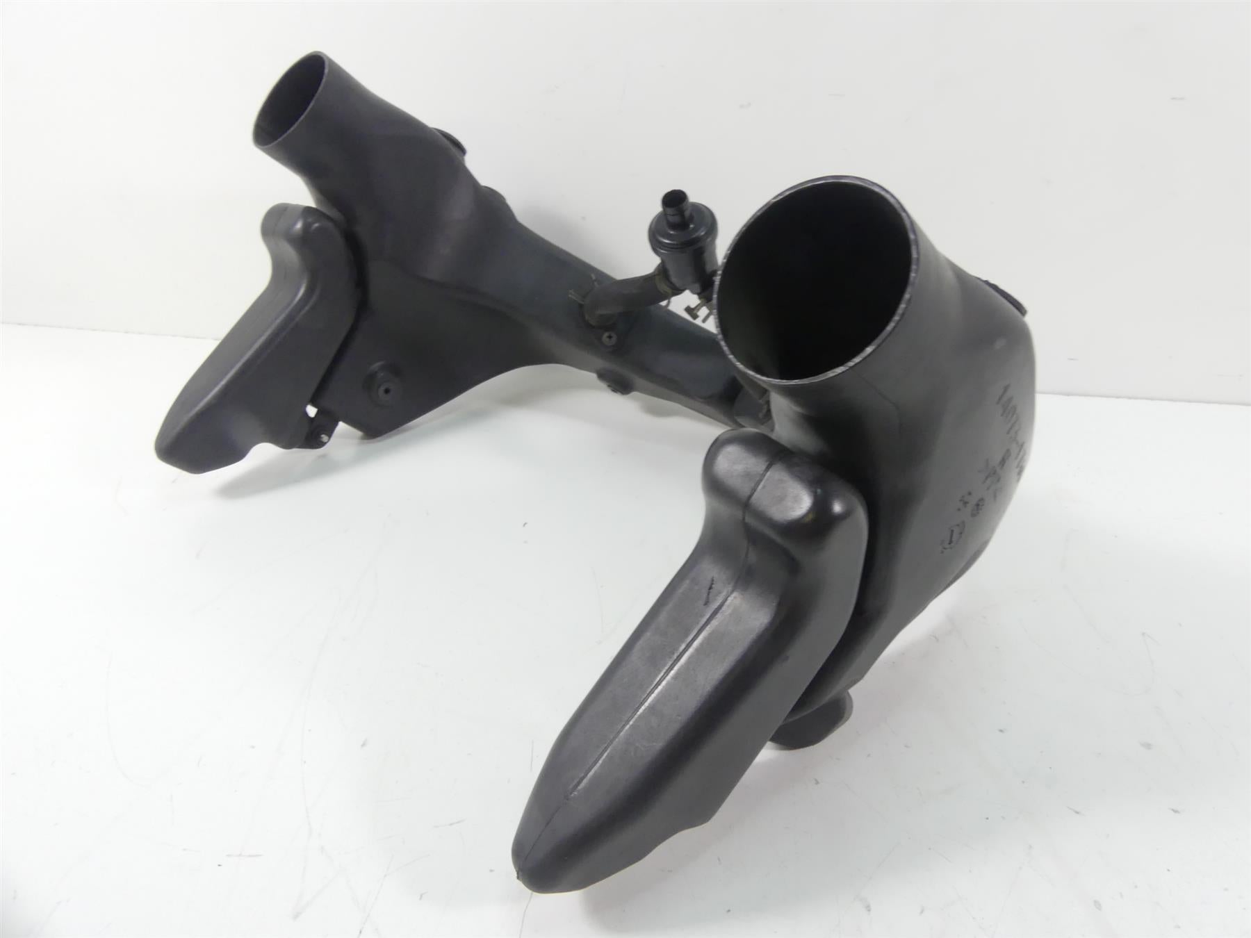 2001 Kawasaki ZX600J2 ZX6R Ninja Air Ducts & Tubes & Cover Set 14073-1768 {{ shop.shopifyCountryName }} - Mototech271
